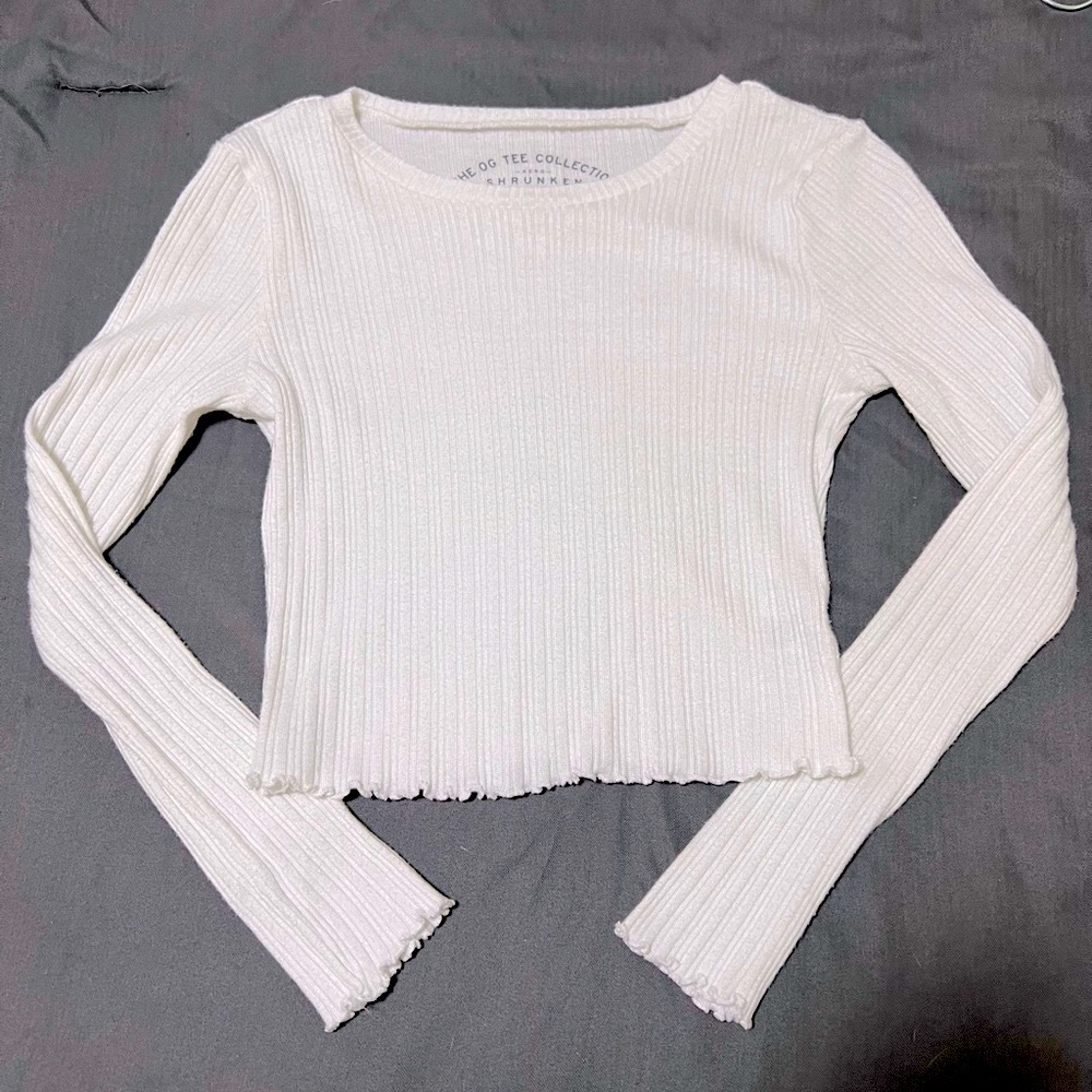Aeropostale shrunken long sleeved tee size medium